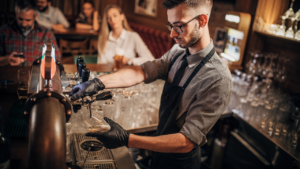 Read more about the article Quais os níveis na profissão de bartender
